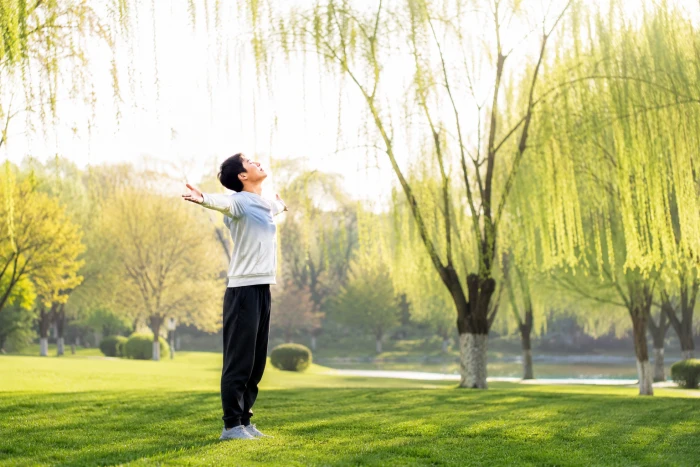 Walking outdoors to move the qi and ease the congested feeling of stagnation